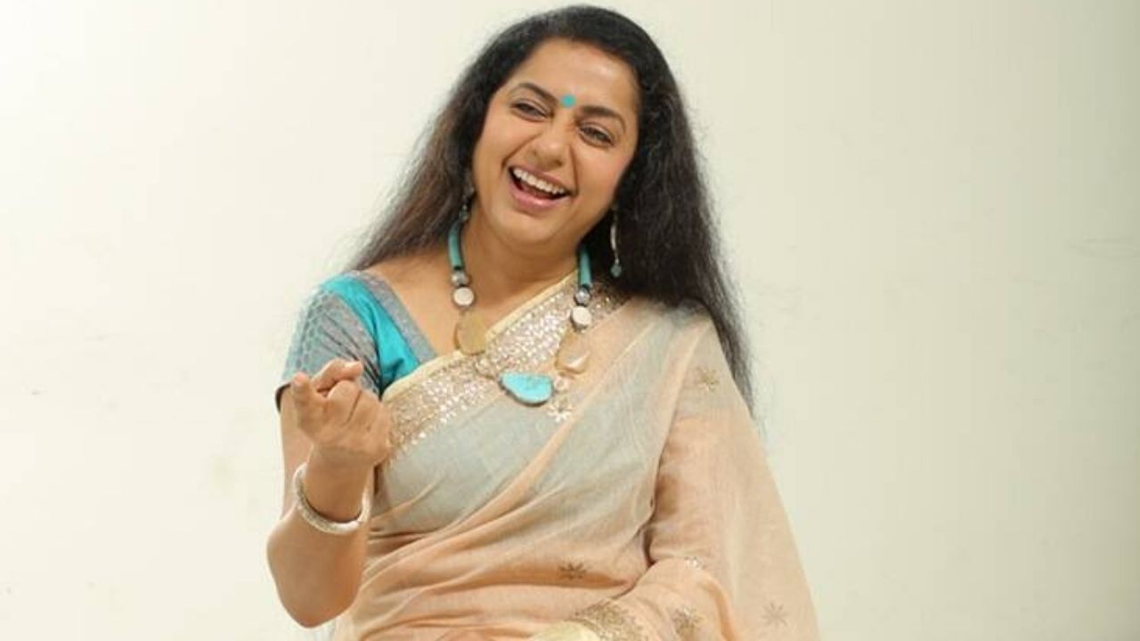 Suhasini Maniratnam: నార్త్ VS సౌత్.. హిందీ మంచి లాంగ్వేజ్: సీనియర్ నటి సుహాసిని Suhasini Maniratnam: నార్త్ VS సౌత్.. హిందీ మంచి లాంగ్వేజ్: సీనియర్ నటి సుహాసిని