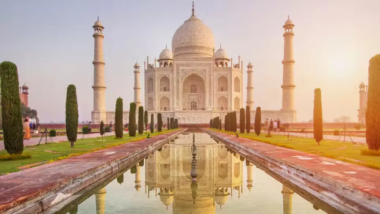 Tajmahal Secrets : తాజ్మహల్ స్థానంలో..తేజో మహాలయ ఉండేదా? ఆ 22 గదుల్లో ఉన్న రహస్యం ఏంటీ?! Tajmahal Secrets : తాజ్మహల్ స్థానంలో..తేజో మహాలయ ఉండేదా? ఆ 22 గదుల్లో ఉన్న రహస్యం ఏంటీ?!