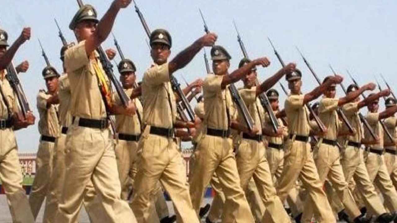 Telangana Police Recruitment : నిరుద్యోగులకు ప్రభుత్వం గుడ్న్యూస్, ఆ ఉద్యోగాలకు వయోపరిమితి పెంపు Telangana Police Recruitment : నిరుద్యోగులకు ప్రభుత్వం గుడ్న్యూస్, ఆ ఉద్యోగాలకు వయోపరిమితి పెంపు