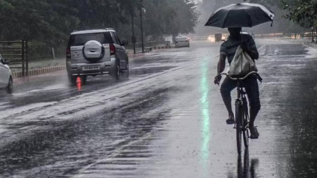 Weather Forecast: తెలంగాణలో నేడు మోస్తరు వర్షాలు.. రుతుపవనాల రాక ఎప్పుడంటే? Weather Forecast: తెలంగాణలో నేడు మోస్తరు వర్షాలు.. రుతుపవనాల రాక ఎప్పుడంటే?