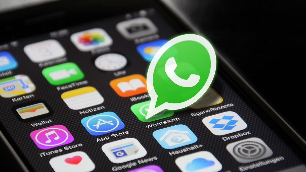 Whatsapp’s Upcoming Feature May Let You Store Disappearing Messages Forever (1)