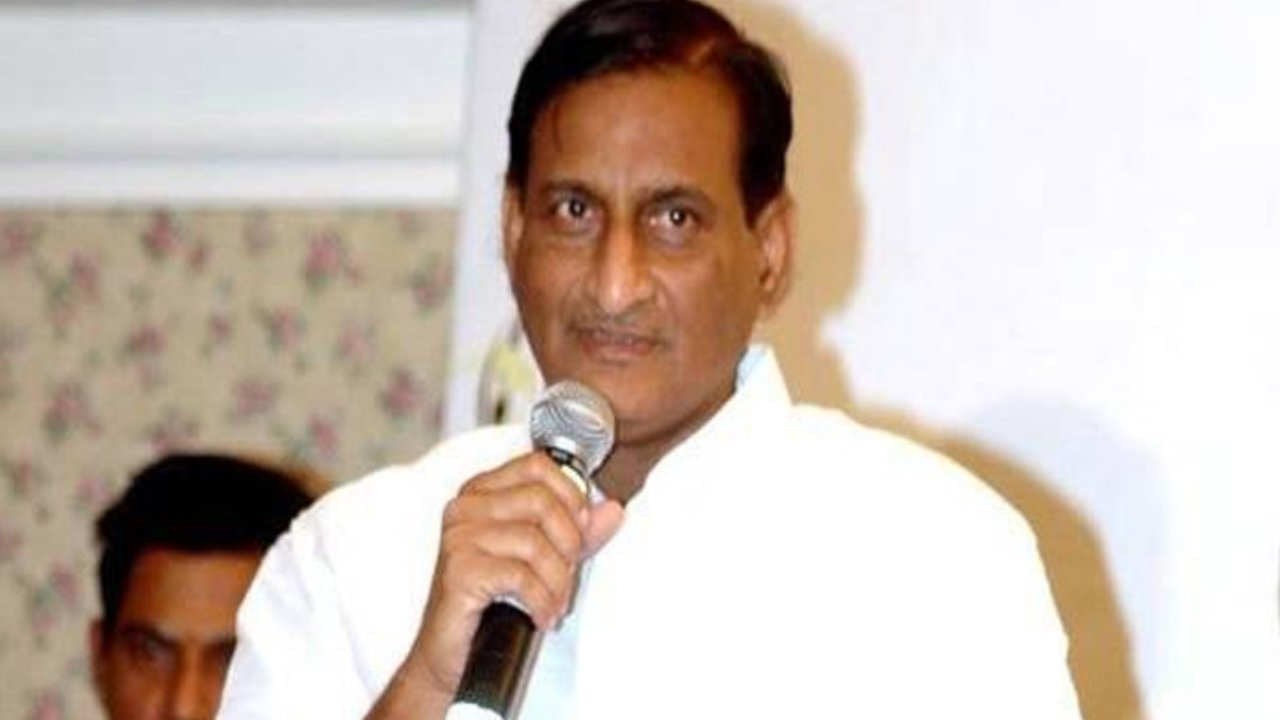 Film Chamber : పైరసీని అరికట్టడంలో ఫిలిం ఛాంబర్ ఫెయిల్ అయింది Film Chamber : పైరసీని అరికట్టడంలో ఫిలిం ఛాంబర్ ఫెయిల్ అయింది