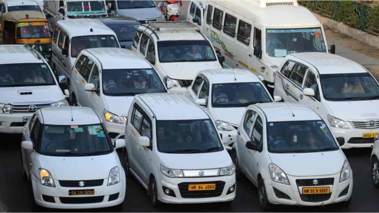 Centre’s notice to cab aggregators: వెల్లువెత్తుతున్న ఫిర్యాదులు.. ఓలా, ఉబర్లకు కేంద్రం నోటీసులు Centre’s notice to cab aggregators: వెల్లువెత్తుతున్న ఫిర్యాదులు.. ఓలా, ఉబర్లకు కేంద్రం నోటీసులు