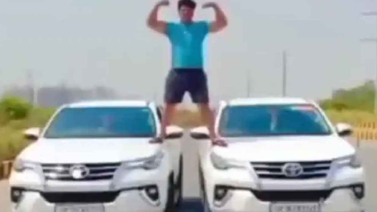 car stunt.. man in jail: అజయ్ దేవ్గన్లా కార్లతో స్టంట్… అరెస్టైన యువకుడు car stunt.. man in jail: అజయ్ దేవ్గన్లా కార్లతో స్టంట్… అరెస్టైన యువకుడు