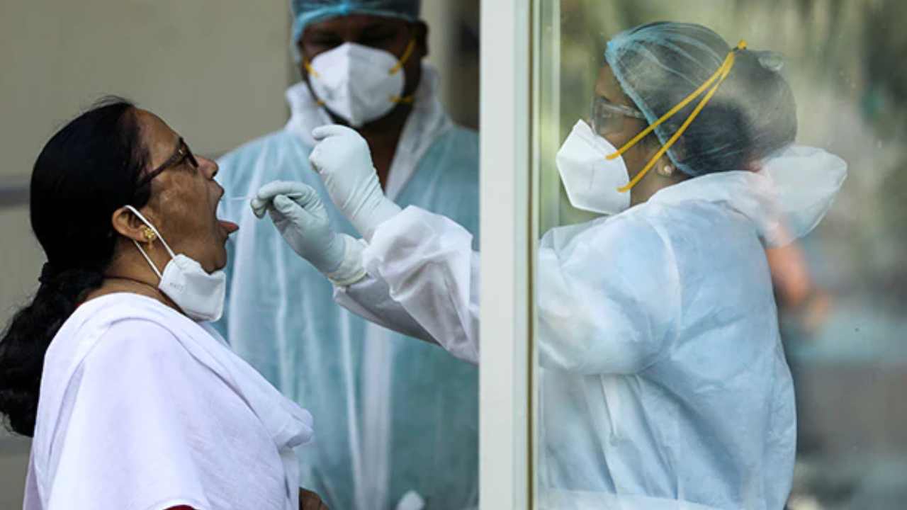 Coronavirus: దేశంలో మళ్లీ పెరిగిన కరోనా కేసులు.. ఆ ఐదు రాష్ట్రాల్లో అత్యధికంగా.. Coronavirus: దేశంలో మళ్లీ పెరిగిన కరోనా కేసులు.. ఆ ఐదు రాష్ట్రాల్లో అత్యధికంగా..