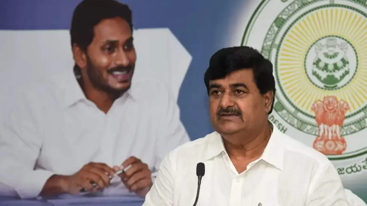 AP politics : మంత్రి వర్గ విస్తరణ తర్వాత కొత్త బాధ్యతలతో తల పట్టుకున్న మాజీ డిప్యూటీ సీఎం AP politics : మంత్రి వర్గ విస్తరణ తర్వాత కొత్త బాధ్యతలతో తల పట్టుకున్న మాజీ డిప్యూటీ సీఎం