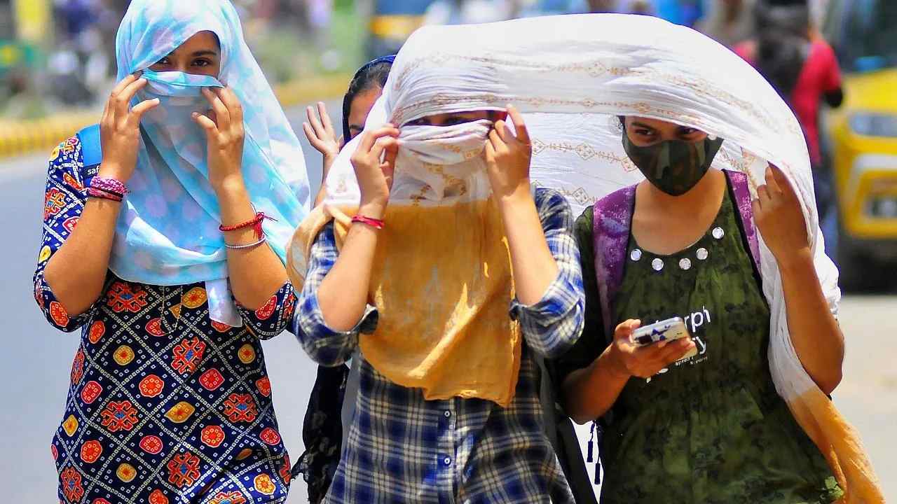 heatwave: పెరుగుతున్న ఎండలు.. జాగ్రత్తలు చెప్పిన కేంద్రం heatwave: పెరుగుతున్న ఎండలు.. జాగ్రత్తలు చెప్పిన కేంద్రం