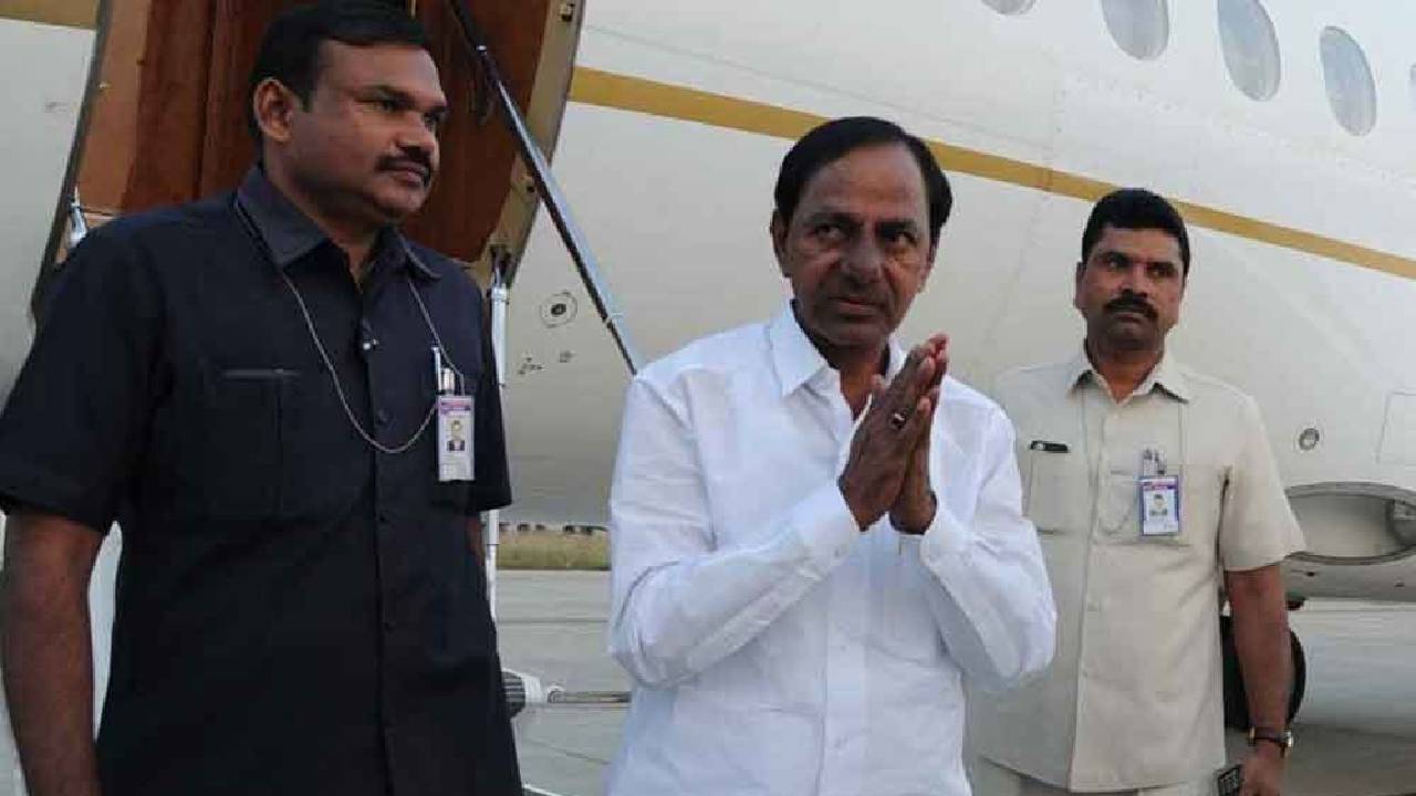 CM KCR Karnataka tour: రేపు బెంగళూరుకు వెళ్లనున్న సీఎం కేసీఆర్ CM KCR Karnataka tour: రేపు బెంగళూరుకు వెళ్లనున్న సీఎం కేసీఆర్
