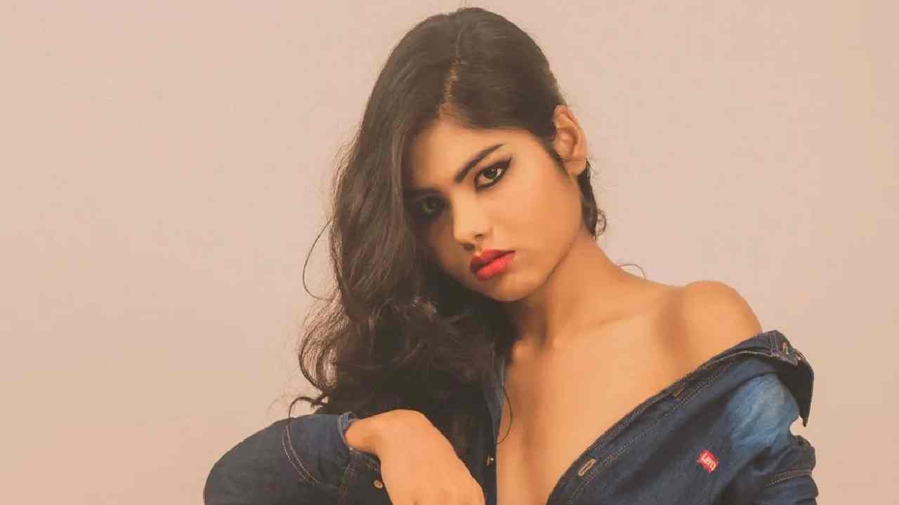 Kolkata : స్నేహితురాలి మరణంతో ఆత్మహత్య చేసుకున్న మోడల్..తల్లి షాకింగ్ కామెంట్స్ Kolkata : స్నేహితురాలి మరణంతో ఆత్మహత్య చేసుకున్న మోడల్..తల్లి షాకింగ్ కామెంట్స్