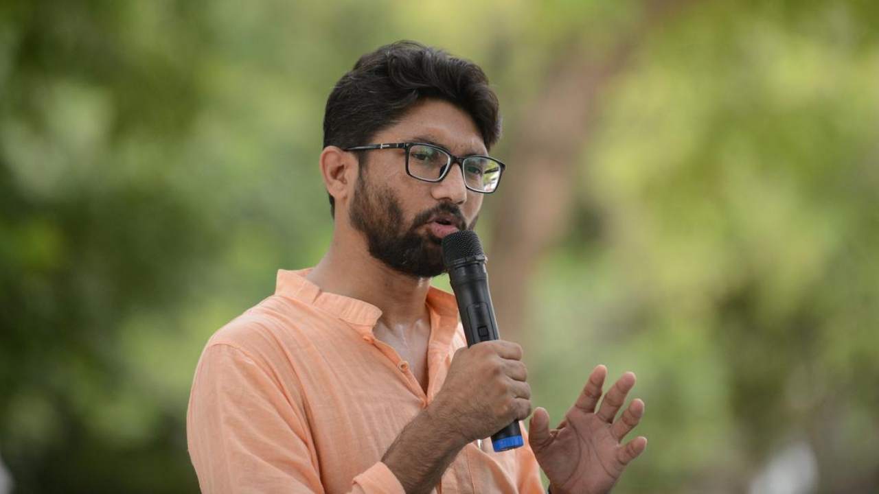 Jignesh Mevani: నేను ముఖ్యమంత్రి పదవి రేసులో లేను: జిగ్నేశ్ మేవానీ Jignesh Mevani: నేను ముఖ్యమంత్రి పదవి రేసులో లేను: జిగ్నేశ్ మేవానీ