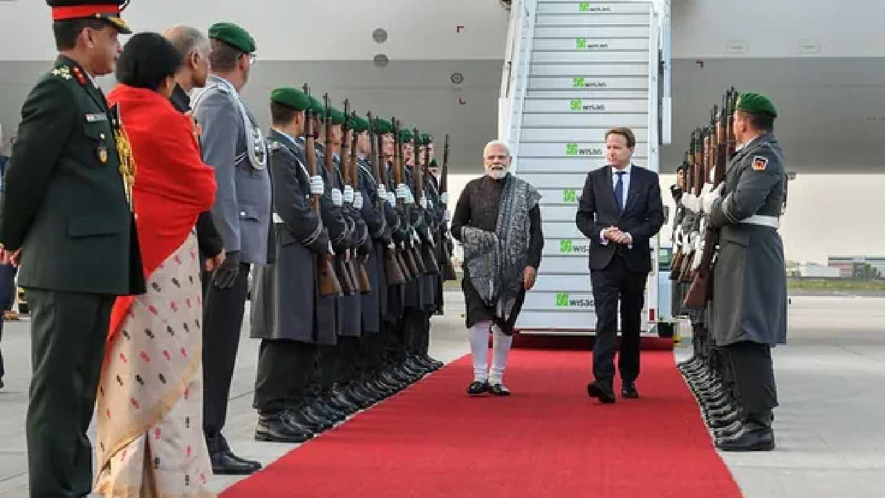 PM Modi in Europe: యూరోప్లో భారత ప్రధాని: 65 గంటల్లో 25 కీలక సమావేశాల్లో పాల్గొననున్న మోదీ PM Modi in Europe: యూరోప్లో భారత ప్రధాని: 65 గంటల్లో 25 కీలక సమావేశాల్లో పాల్గొననున్న మోదీ
