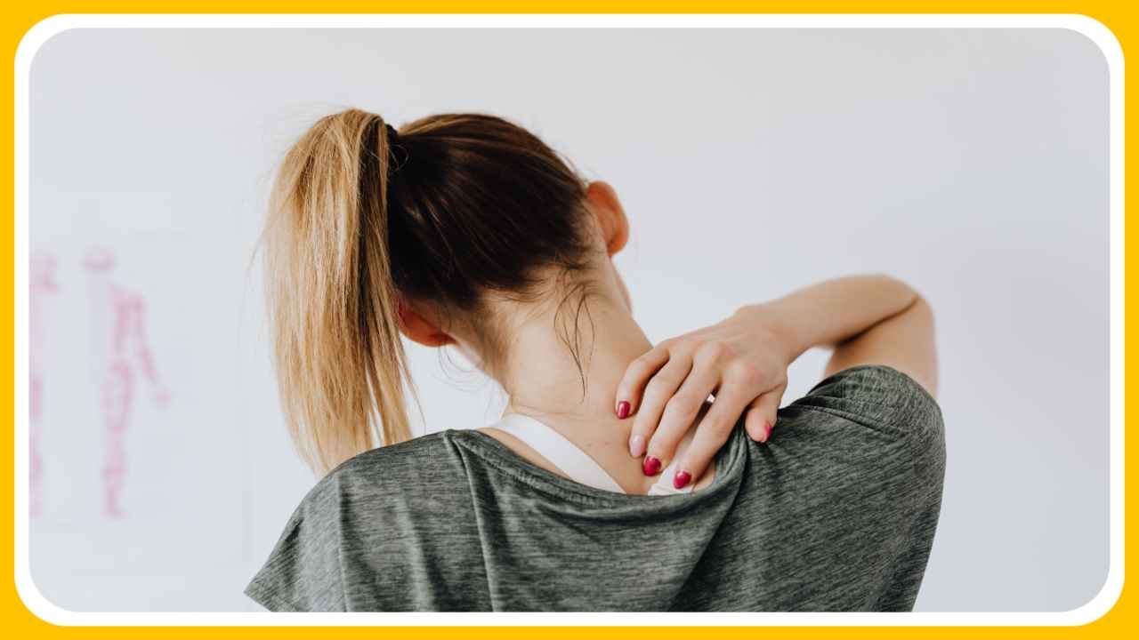Neck Pain : మెడనొప్పితో బాధపడుతున్నారా! కారణాలు తెలుసా? Neck Pain : మెడనొప్పితో బాధపడుతున్నారా! కారణాలు తెలుసా?