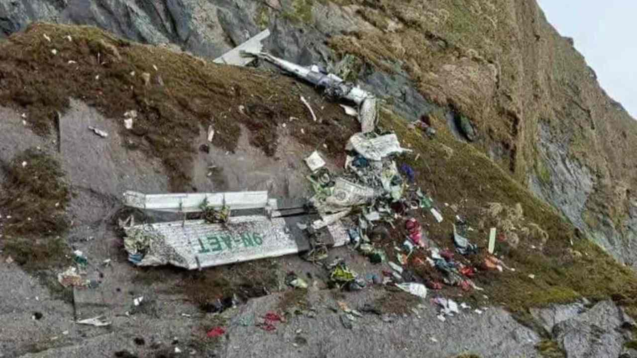 Nepal plane crash: నేపాల్లో గల్లంతైన విమానం ఆచూకీ లభ్యం.. శకలాల పక్కన మృతదేహాలు.. ఫొటోలు విడుదల Nepal plane crash: నేపాల్లో గల్లంతైన విమానం ఆచూకీ లభ్యం.. శకలాల పక్కన మృతదేహాలు.. ఫొటోలు విడుదల
