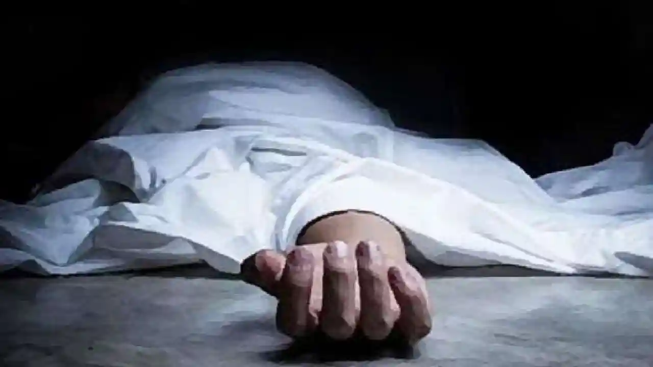 Palnadu : దూరంగా ఉన్న పిల్లలు…మానసిక ఒత్తిడితో తల్లి ఆత్మహత్య Palnadu : దూరంగా ఉన్న పిల్లలు…మానసిక ఒత్తిడితో తల్లి ఆత్మహత్య