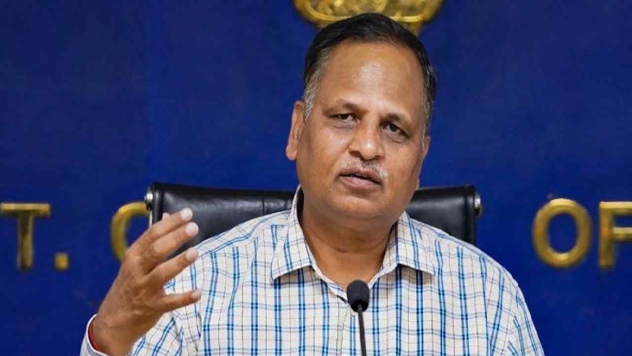 Delhi: ఢిల్లీ మంత్రి సత్యేందర్ జైన్ నివాసం, కార్యాలయాల్లో ఈడీ సోదాలు Delhi: ఢిల్లీ మంత్రి సత్యేందర్ జైన్ నివాసం, కార్యాలయాల్లో ఈడీ సోదాలు