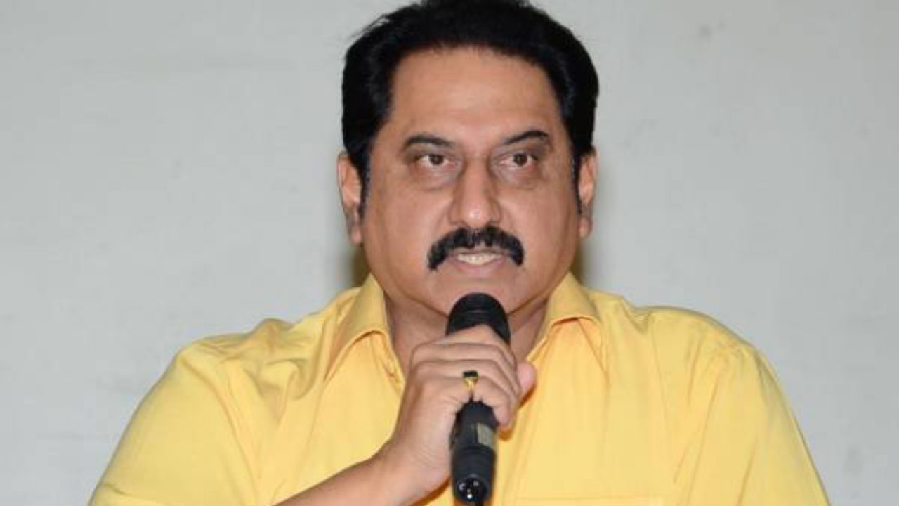 Suman : సినిమా ఇండస్ట్రీలో ఎవ్వరూ హ్యాపీగా లేరు.. బయ్యర్స్ గురించి పట్టించుకోవట్లేదు.. Suman : సినిమా ఇండస్ట్రీలో ఎవ్వరూ హ్యాపీగా లేరు.. బయ్యర్స్ గురించి పట్టించుకోవట్లేదు..
