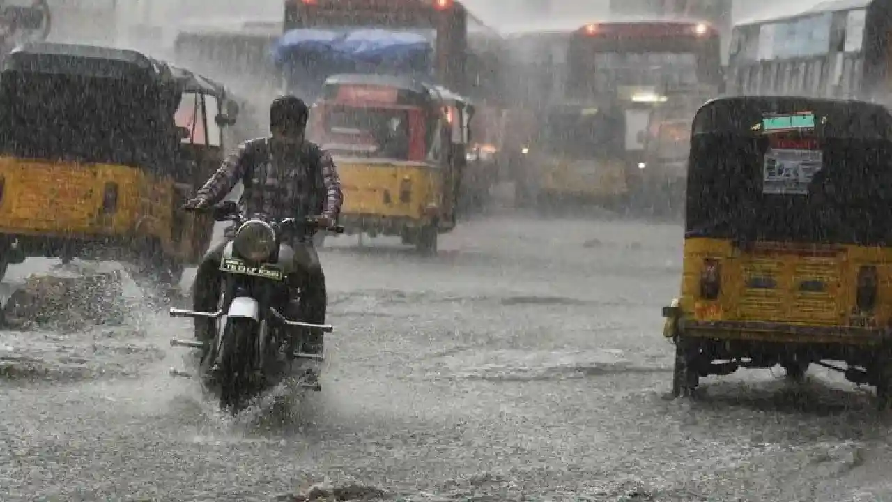 Telangana Rains : తెలంగాణాలో మరో 3 రోజుల పాటు వర్షాలు Telangana Rains : తెలంగాణాలో మరో 3 రోజుల పాటు వర్షాలు
