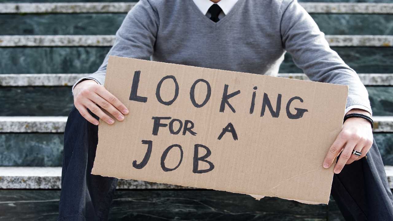 unemployment: దేశంలో 7.8 శాతం పెరిగిన నిరుద్యోగ రేటు unemployment: దేశంలో 7.8 శాతం పెరిగిన నిరుద్యోగ రేటు