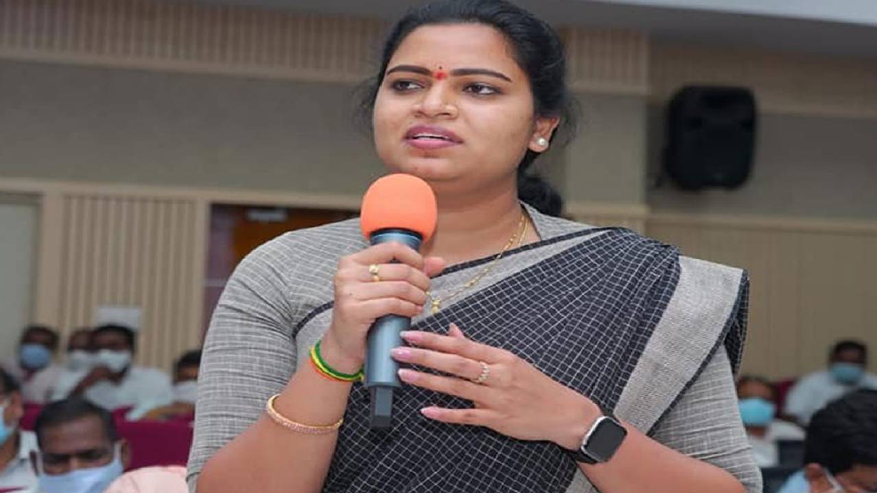 vidadala rajini: బాధితురాలికి అండగా ఉంటాం: మంత్రి విడదల రజిని vidadala rajini responds on repalle railway station rape incident