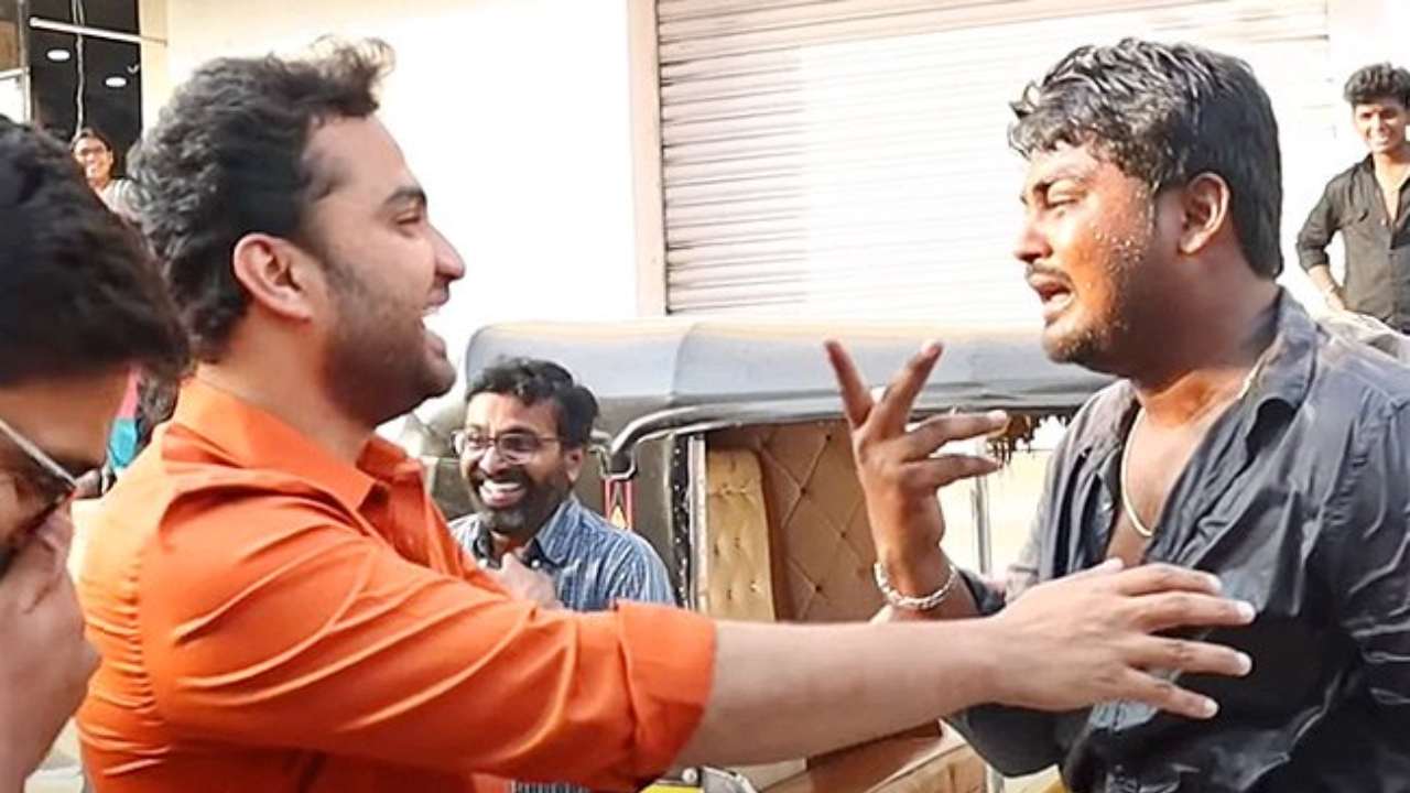 Vishwak Sen: విశ్వక్సేన్పై ఫిర్యాదు చేస్తా.. పబ్లిక్ ప్లేసెస్లో ప్రాంక్ అంటూ ప్రమోషన్ ఏంటి?? Vishwak Sen: విశ్వక్సేన్పై ఫిర్యాదు చేస్తా.. పబ్లిక్ ప్లేసెస్లో ప్రాంక్ అంటూ ప్రమోషన్ ఏంటి??