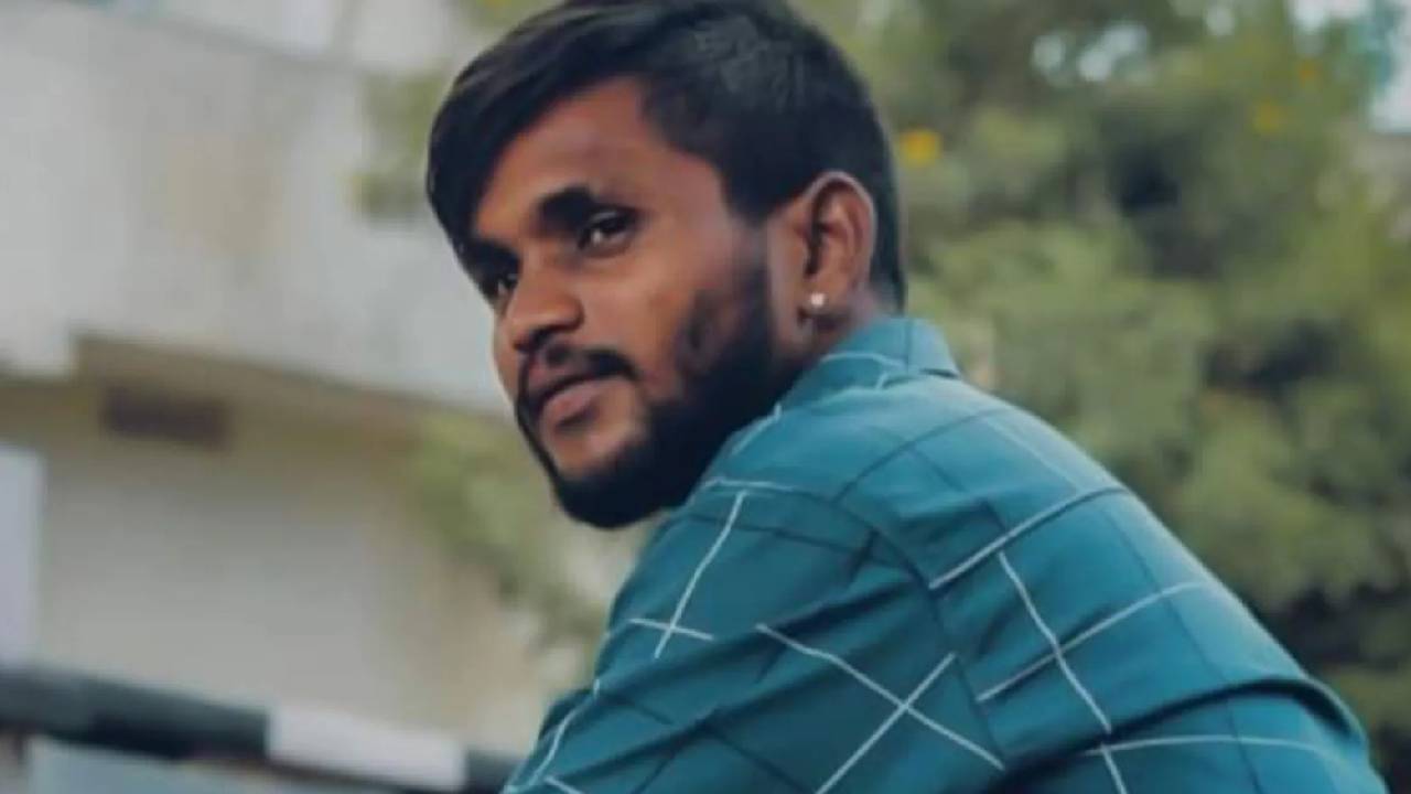 ycp mlc driver death: వైసీపీ ఎమ్మెల్సీ డ్రైవర్ మృతి కేసు.. ఆసుపత్రి వద్ద ఉద్రిక్తత ycp mlc driver death: వైసీపీ ఎమ్మెల్సీ డ్రైవర్ మృతి కేసు.. ఆసుపత్రి వద్ద ఉద్రిక్తత