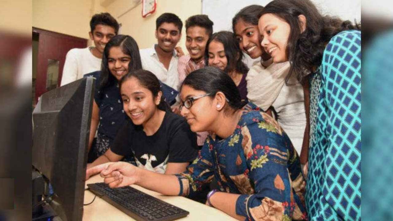10th Results: నేడు ఏపీలో టెన్త్ ఫలితాలు విడుదల.. ఎలా చెక్ చేసుకోవాలంటే.. 10th Results: నేడు ఏపీలో టెన్త్ ఫలితాలు విడుదల.. ఎలా చెక్ చేసుకోవాలంటే..