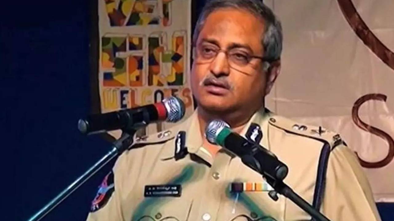 AB Venkateshwar Rao: మరోసారి ఏబీవీని సస్పెండ్ చేసిన ఏపీ ప్రభుత్వం AB Venkateshwar Rao: మరోసారి ఏబీవీని సస్పెండ్ చేసిన ఏపీ ప్రభుత్వం