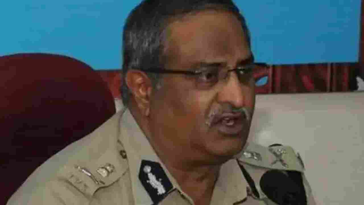 AB Venkateswara Rao: జగన్, ఆమెకు ఒక న్యాయం.. నాకు ఒక న్యాయమా? మళ్లీ కోర్టుకు వెళ్తా AB Venkateswara Rao: జగన్, ఆమెకు ఒక న్యాయం.. నాకు ఒక న్యాయమా? మళ్లీ కోర్టుకు వెళ్తా
