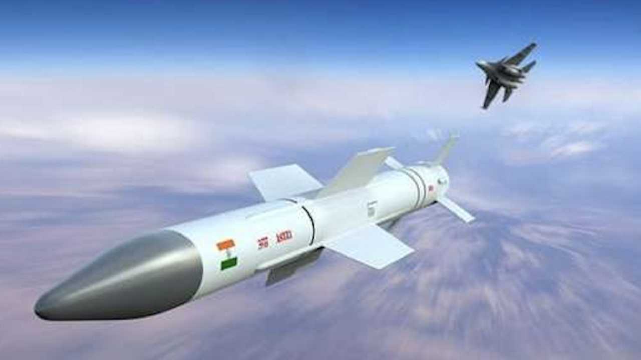 Air Missiles: భారీ లక్ష్యాన్ని చేధించే అస్త్ర క్షిపణులు.. రెండేళ్లలో సిద్ధం Air Missiles: భారీ లక్ష్యాన్ని చేధించే అస్త్ర క్షిపణులు.. రెండేళ్లలో సిద్ధం