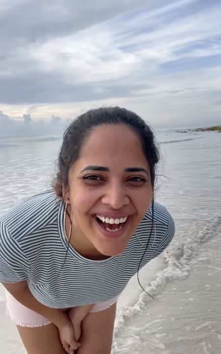 Anasuya enjoying in Maldives 
