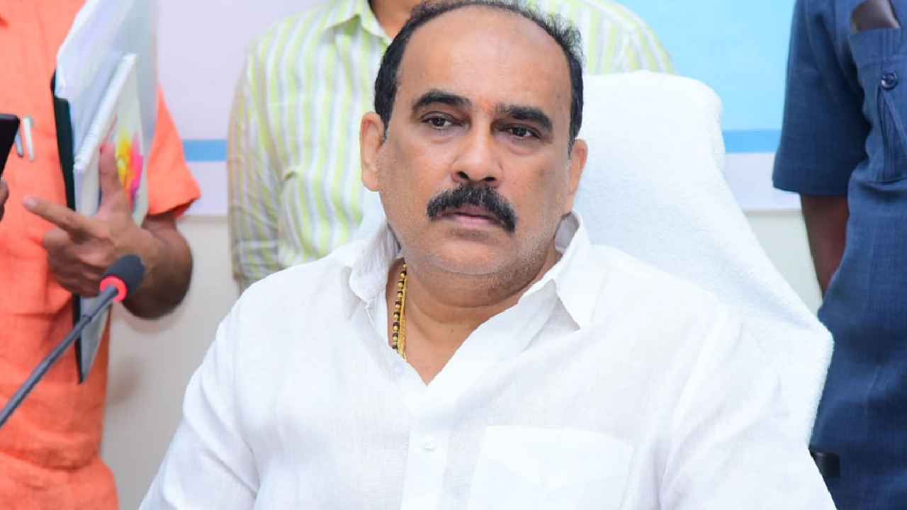Balineni Srinivasa Reddy : అంతు చూస్తా.. సొంత పార్టీ నేతలకు బాలినేని వార్నింగ్ Balineni Srinivasa Reddy : అంతు చూస్తా.. సొంత పార్టీ నేతలకు బాలినేని వార్నింగ్
