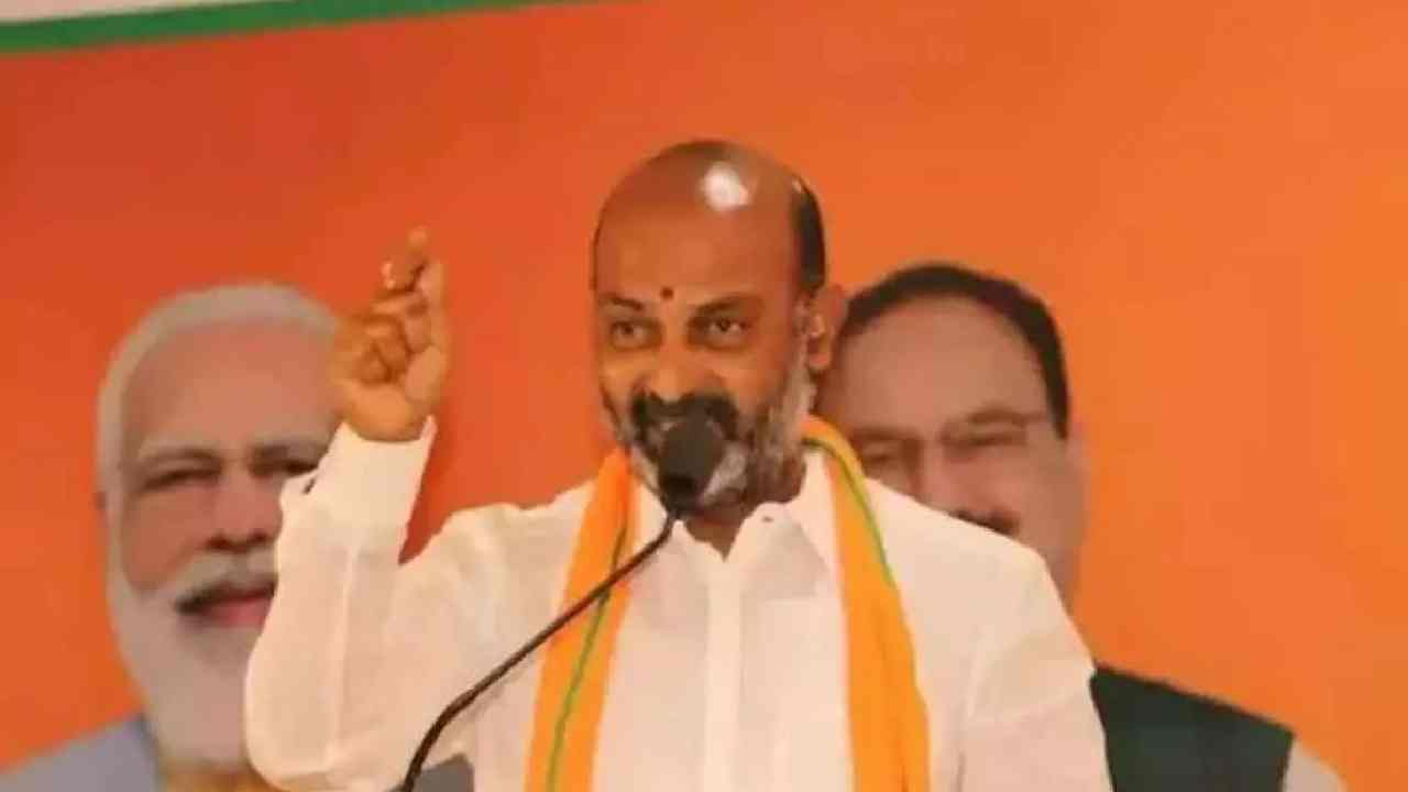 Bndi Sanjay: సికింద్రాబాద్ విధ్వంసం ముమ్మాటికీ సీఎంఓ కుట్రే: బండి సంజయ్ Bndi Sanjay: సికింద్రాబాద్ విధ్వంసం ముమ్మాటికీ సీఎంఓ కుట్రే: బండి సంజయ్