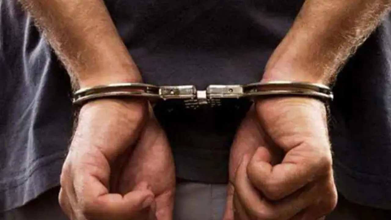 Crime News: చపాతీ తెచ్చిన తంట.. భార్య కర్ణభేరి పగిలింది.. Crime News: చపాతీ తెచ్చిన తంట.. భార్య కర్ణభేరి పగిలింది..