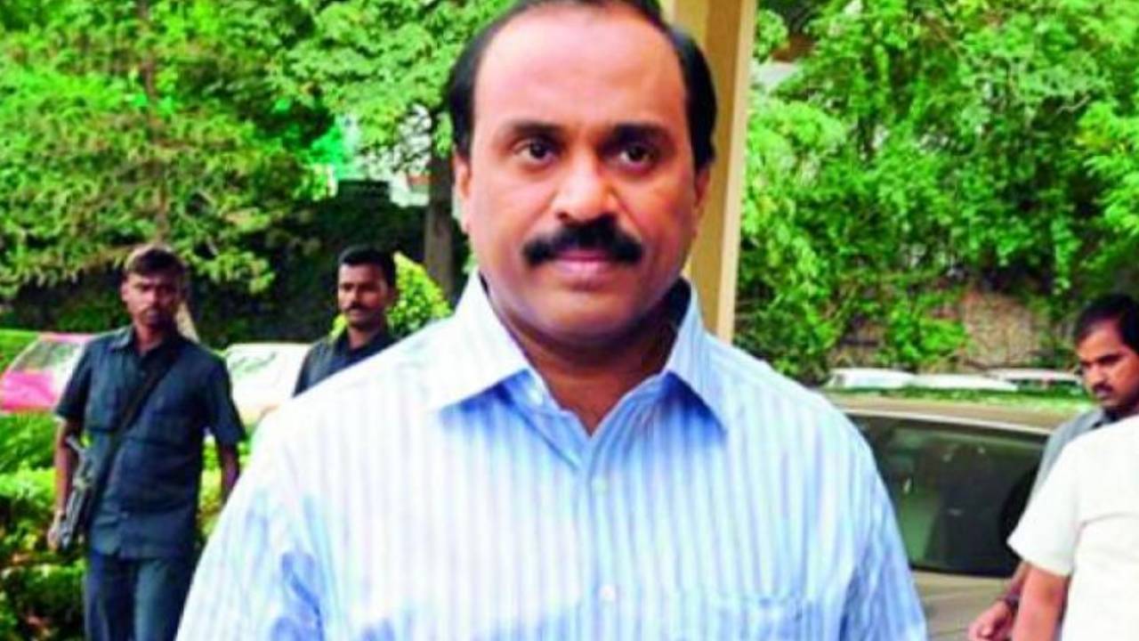 Gali Janardhan Reddy: నేను అనుకుంటే ఒక్క రోజైనా సీఎంను అవుతా.. Gali Janardhan Reddy: నేను అనుకుంటే ఒక్క రోజైనా సీఎంను అవుతా..