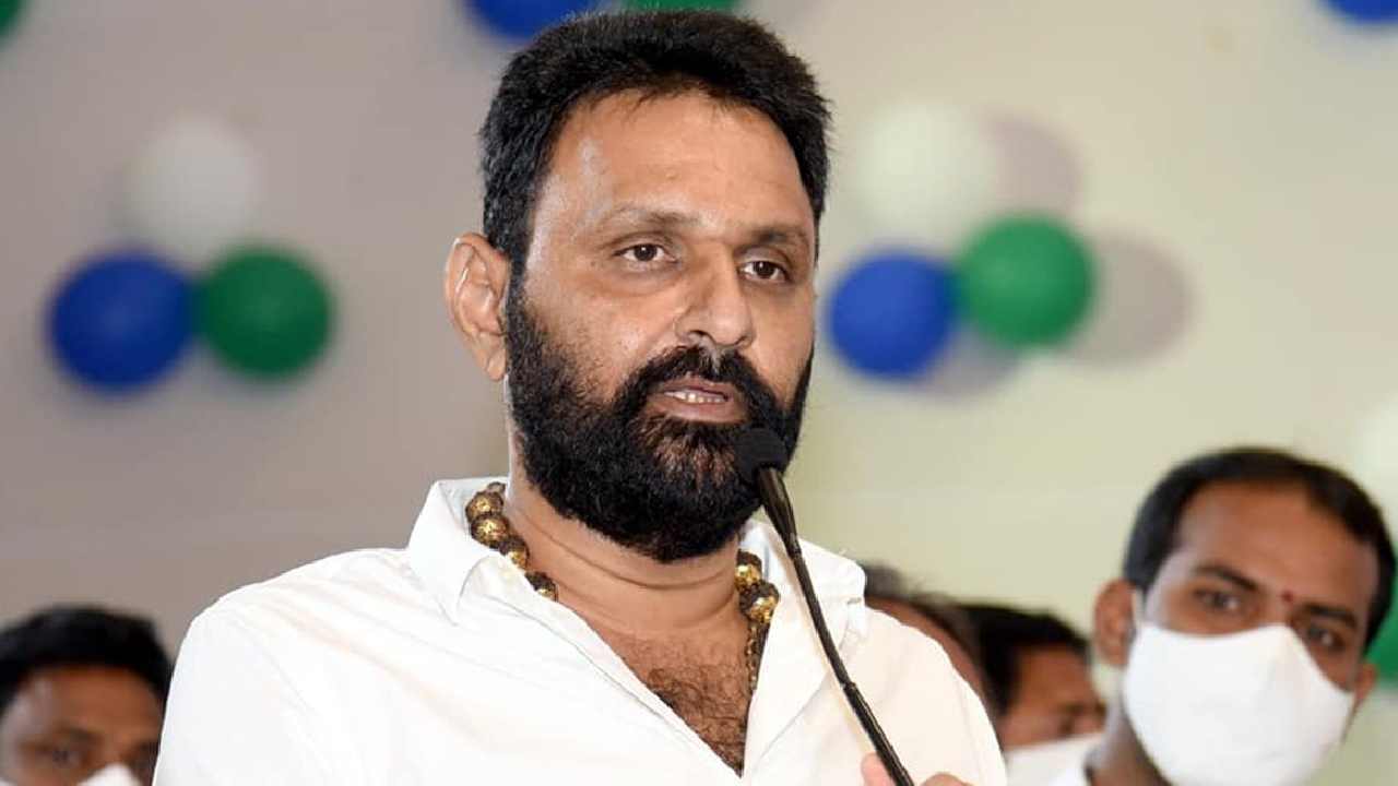 Kodali Nani: ఎన్టీఆర్ టీడీపీ సొత్తు కాదు: కొడాలి నాని Kodali Nani: ఎన్టీఆర్ టీడీపీ సొత్తు కాదు: కొడాలి నాని