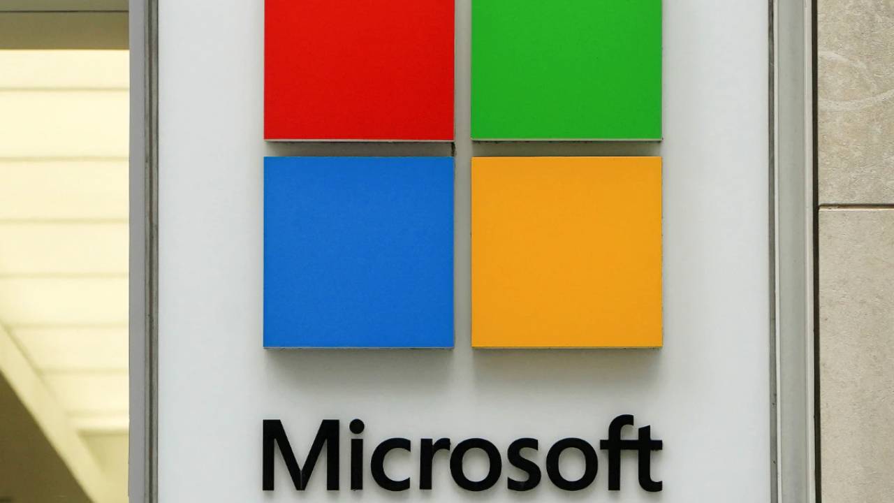 Microsoft : రష్యాలో నిలిచిన మైక్రోసాఫ్ట్ సర్వీసులు.. 400 మంది ఉద్యోగులకు ఉద్వాసన? Microsoft : రష్యాలో నిలిచిన మైక్రోసాఫ్ట్ సర్వీసులు.. 400 మంది ఉద్యోగులకు ఉద్వాసన?