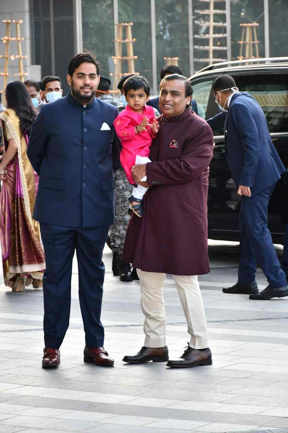 Mukesh And Nita Ambani Host Radhika Merchant's Arangetram (3)