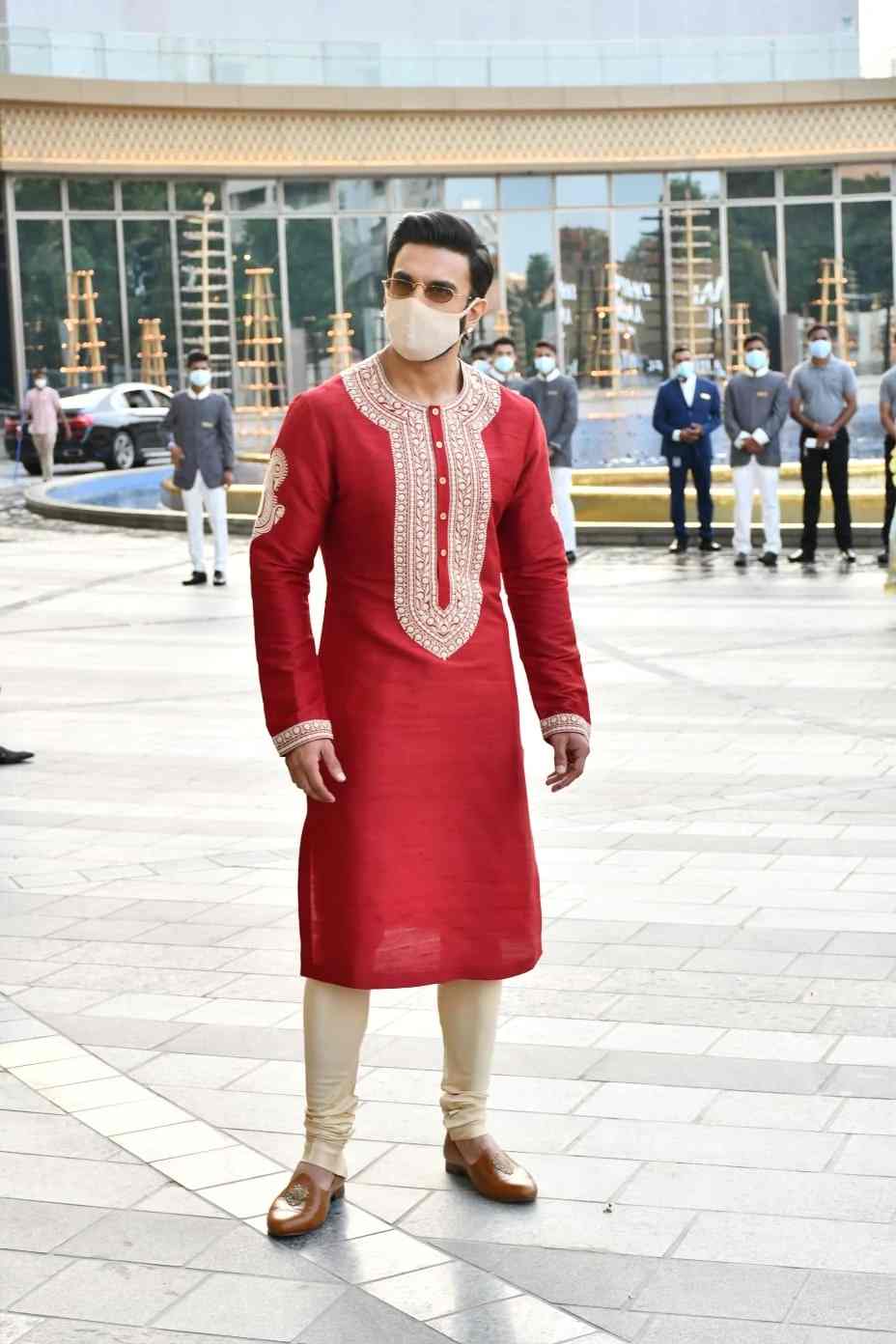 Mukesh And Nita Ambani Host Radhika Merchant's Arangetram (5)
