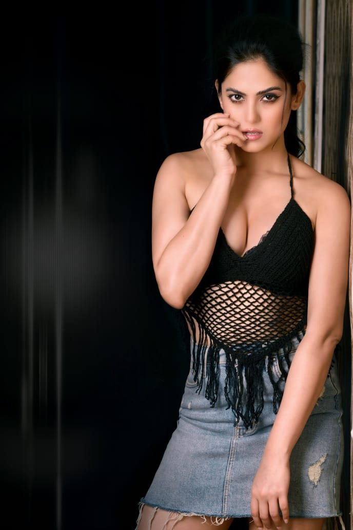 Naina Ganguly Latest Hot Photos Goes Viral008