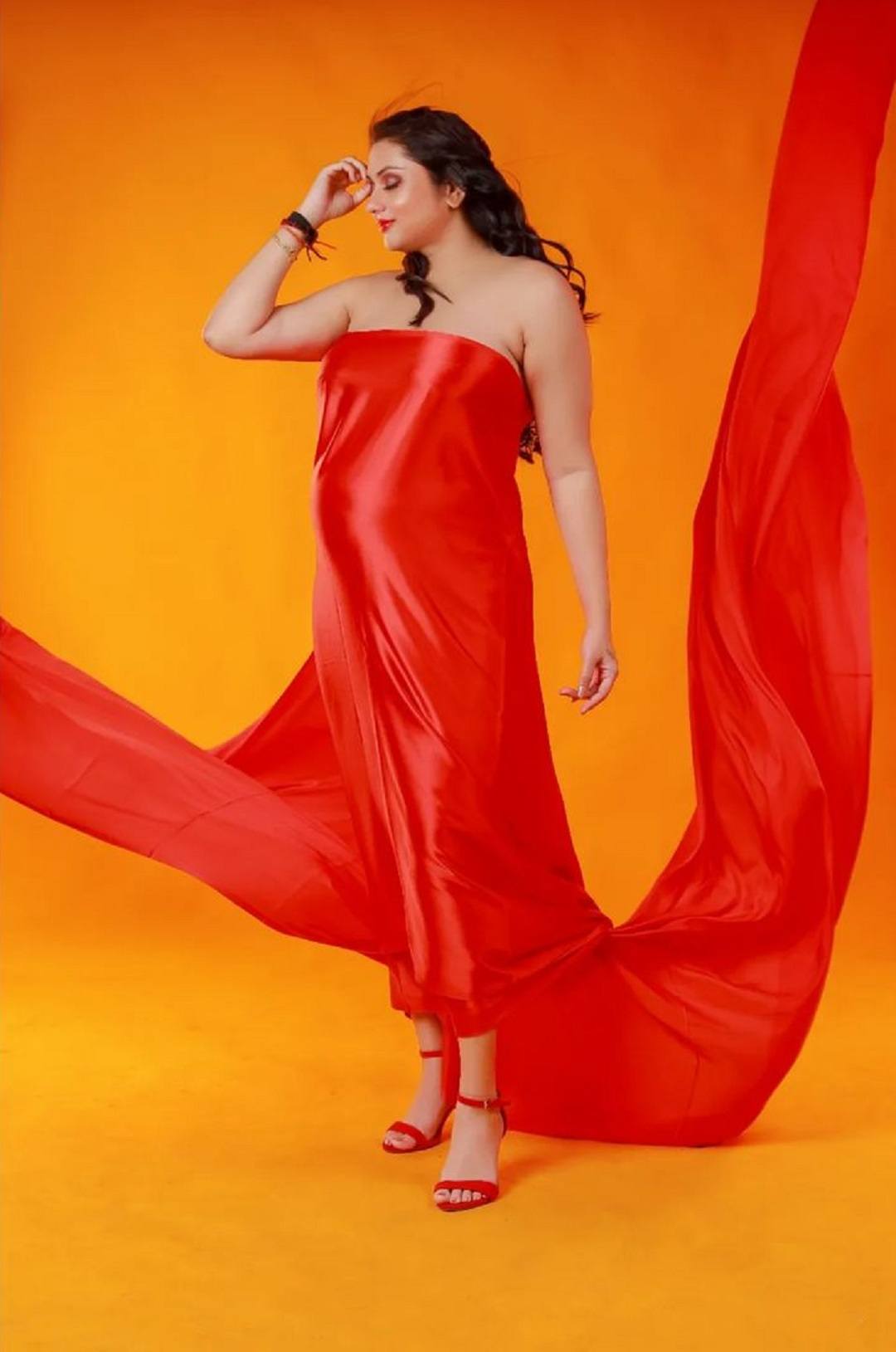 Namitha Baby Bump Photos Goes Viral002