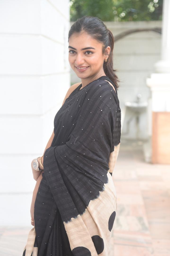 Nazriya Nazim Looks Gorgeous In Black Saree010