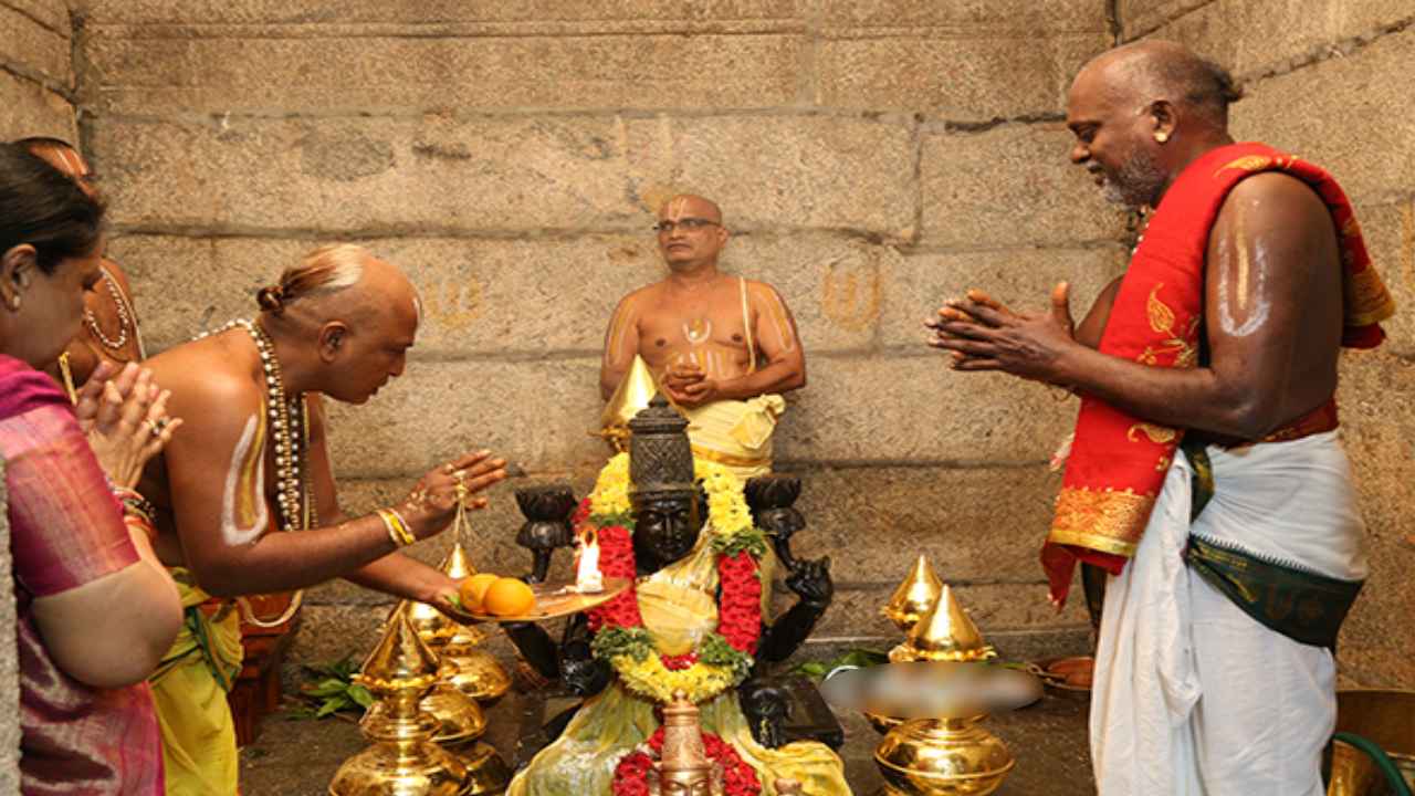 Vakulamata : వకుళమాత ఆలయంలో శాస్త్రోక్తంగా పంచగవ్యాధివాసం Vakulamata : వకుళమాత ఆలయంలో శాస్త్రోక్తంగా పంచగవ్యాధివాసం
