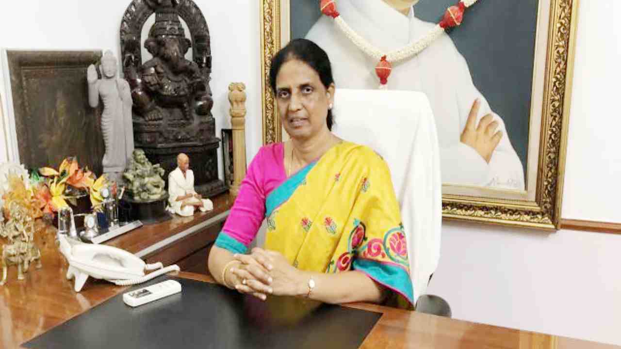 Schools Reopen : జూన్ 13 నుంచే విద్యా సంస్ధలు పునః ప్రారంభం-సబితా ఇంద్రారెడ్డి Schools Reopen : జూన్ 13 నుంచే విద్యా సంస్ధలు పునః ప్రారంభం-సబితా ఇంద్రారెడ్డి