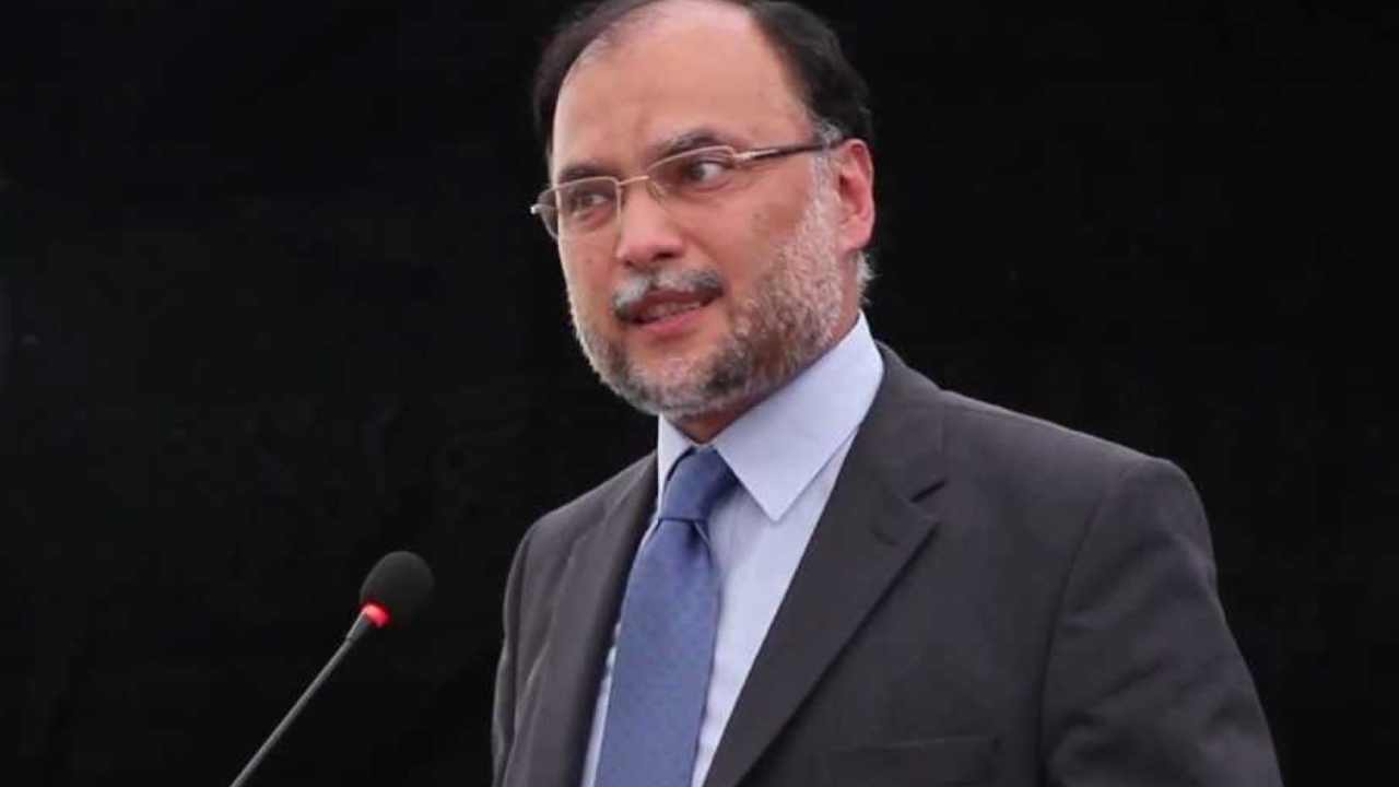Pak Minister Ahsan Iqbal : ‘టీ తాగడం తగ్గించండి..దేశ ఆర్థికవ్యవస్థను కాపాడండి’ అంటూ దేశప్రజలకు మంత్రిగారి విన్నపం Pak Minister Ahsan Iqbal : ‘టీ తాగడం తగ్గించండి..దేశ ఆర్థికవ్యవస్థను కాపాడండి’ అంటూ దేశప్రజలకు మంత్రిగారి విన్నపం