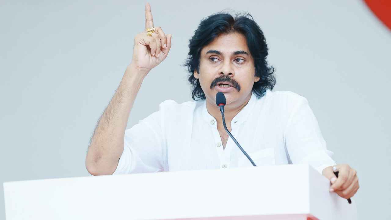 Pawan Kalyan Tweet : జనసైనికులు జాగ్రత్త.. హాట్ టాపిక్గా పవన్ కల్యాణ్ ట్వీట్ Pawan Kalyan Tweet : జనసైనికులు జాగ్రత్త.. హాట్ టాపిక్గా పవన్ కల్యాణ్ ట్వీట్