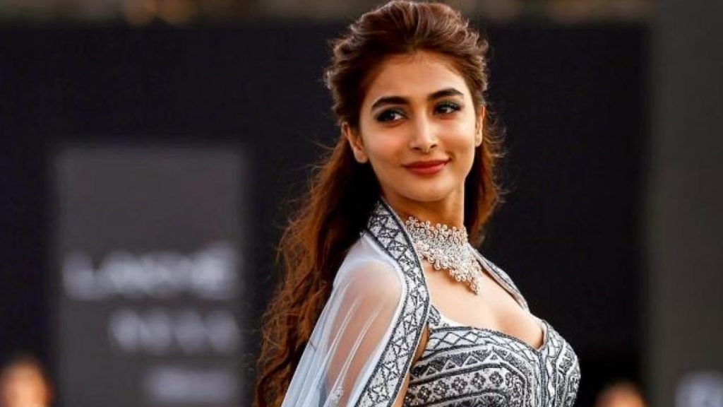 Pooja Hegde To Romance Yash In Next Movie Is A Trash