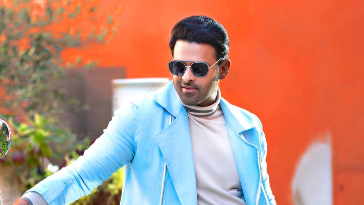 Prabhas: ప్రభాస్ మారుతి సినిమా వచ్చేది అప్పుడేనా? Prabhas: ప్రభాస్ మారుతి సినిమా వచ్చేది అప్పుడేనా?