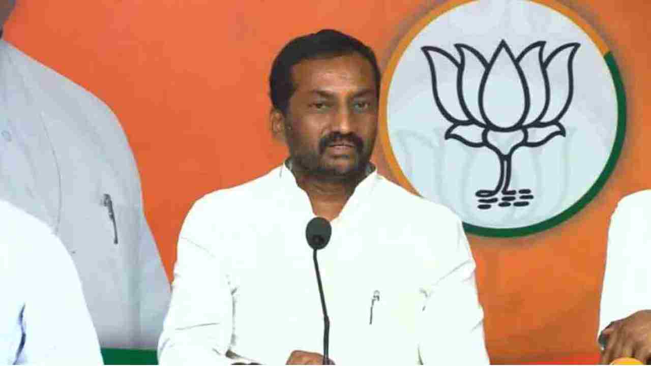 Raghunandan Rao: కేసీఆర్ చేసిన మోసాలు రాస్తే రామాయణమంత అవుతుంది.. చెబితేనేమో..: ఎమ్మెల్యే రఘునందన్ Raghunandan Rao: కేసీఆర్ చేసిన మోసాలు రాస్తే రామాయణమంత అవుతుంది.. చెబితేనేమో..: ఎమ్మెల్యే రఘునందన్