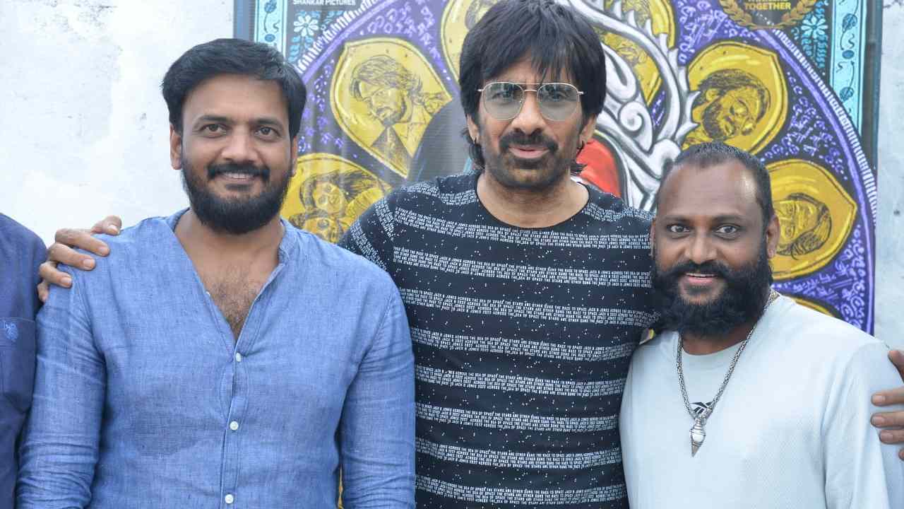 Oka Padakam Prakaram: మాస్ రాజా చేతుల మీదుగా ఒక పథకం ప్రకారం టీజర్ Oka Padakam Prakaram: మాస్ రాజా చేతుల మీదుగా ఒక పథకం ప్రకారం టీజర్