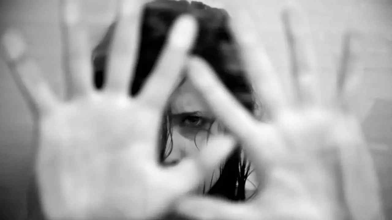 Eyes Stabbed: మహిళ కళ్లలో పొడిచి అత్యాచారం Eyes Stabbed: మహిళ కళ్లలో పొడిచి అత్యాచారం